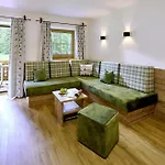 Wiesenhäusl Bauernhof *